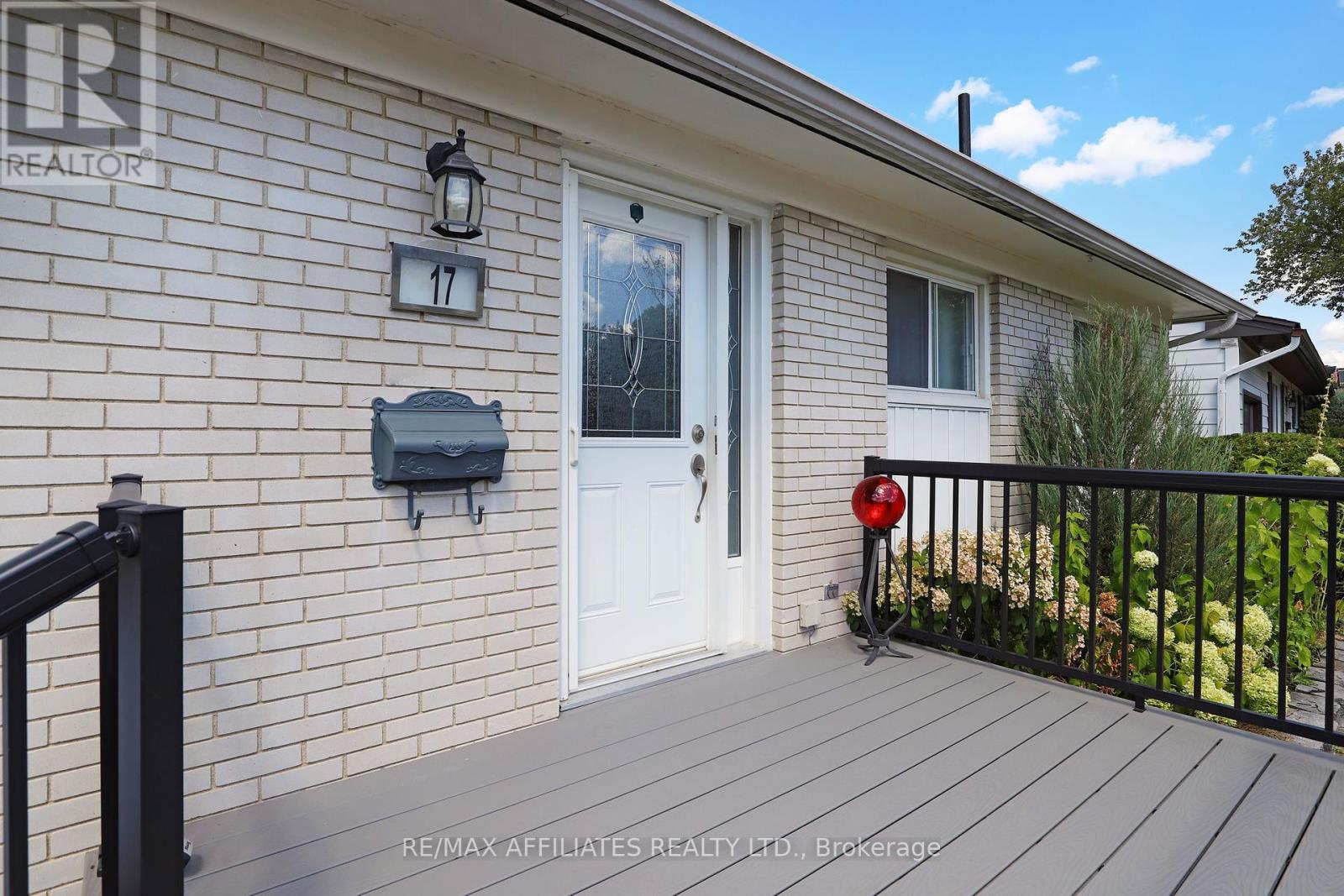 Photo 9 of 17 Canfield Road, Ottawa ON