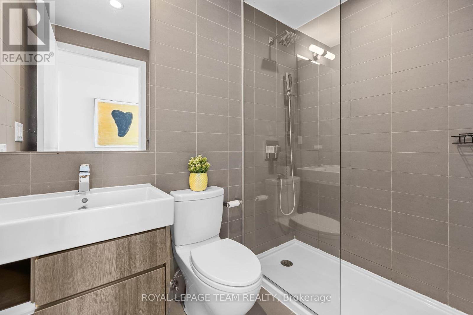 Photo 14 of 2017 199 Slater Street, Ottawa ON