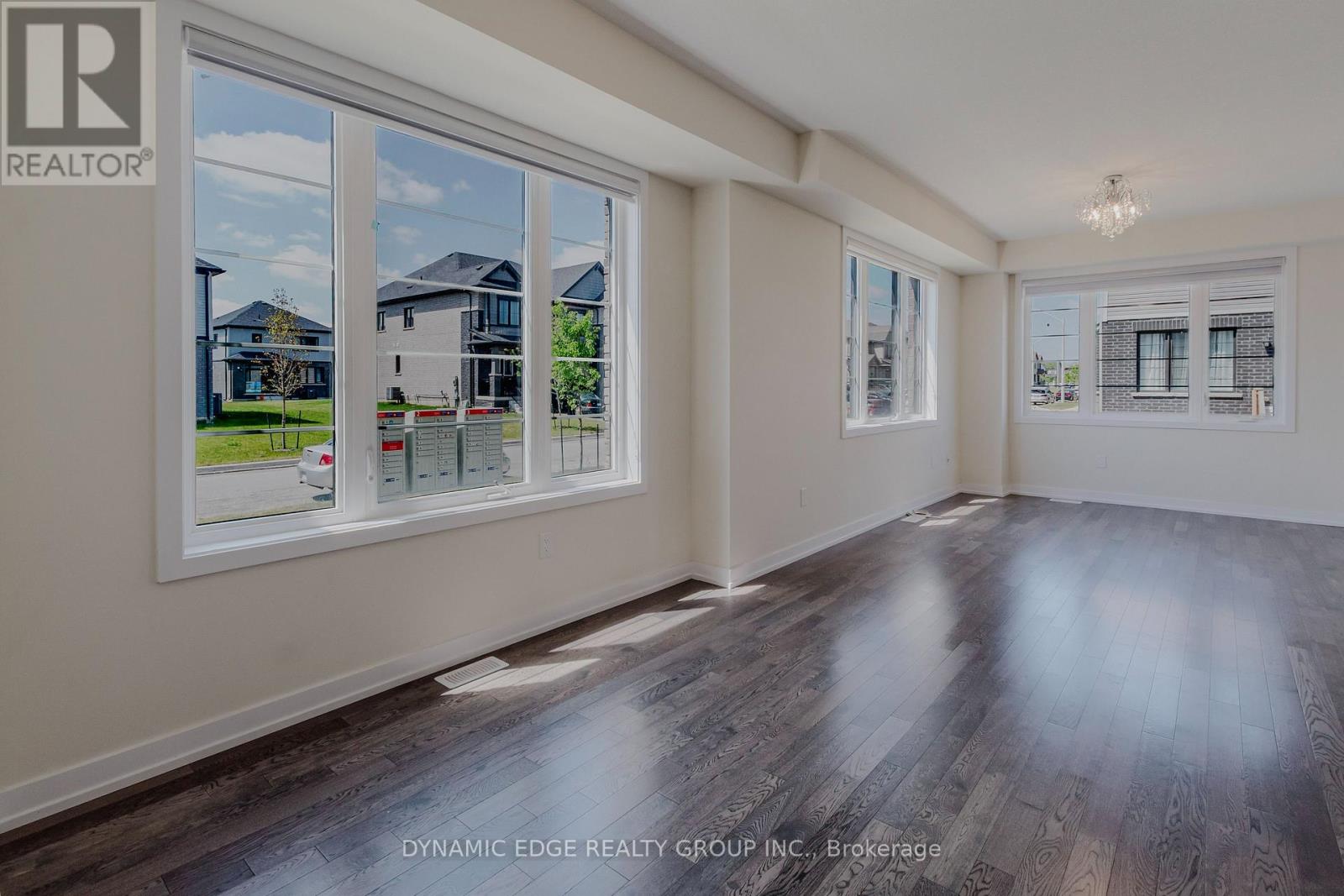 Photo 13 of 29 Lavender Road, Thorold ON