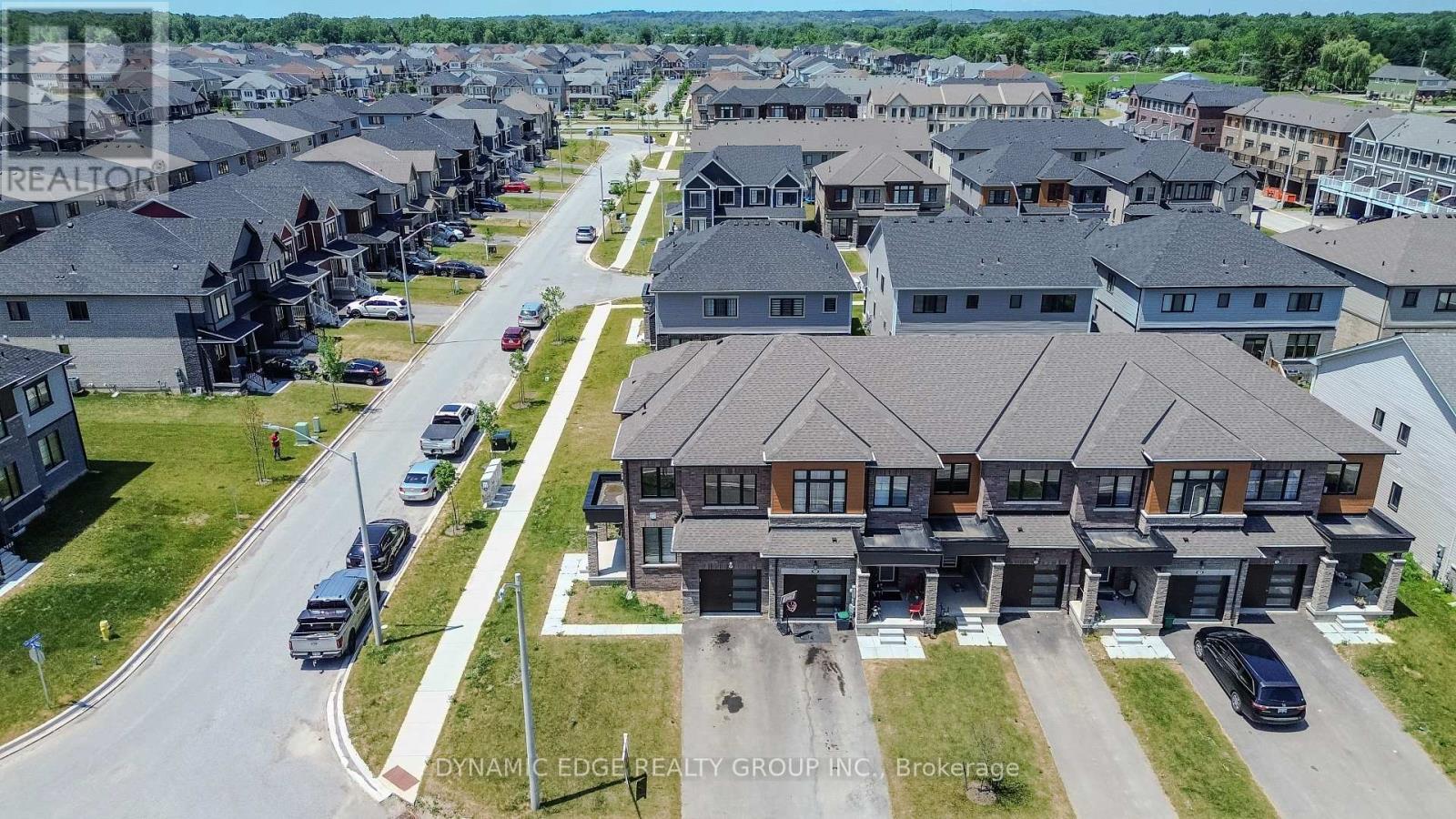 Photo 3 of 29 Lavender Road, Thorold ON
