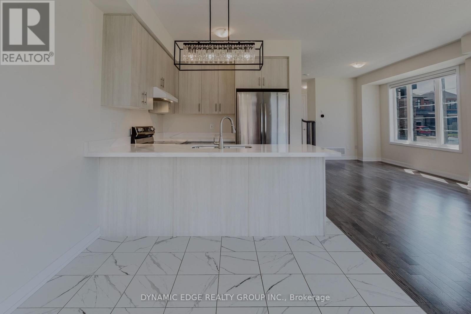 Photo 5 of 29 Lavender Road, Thorold ON
