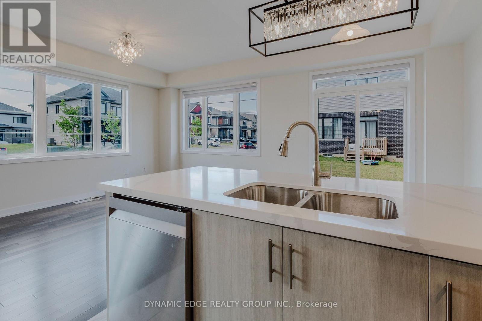 Photo 8 of 29 Lavender Road, Thorold ON