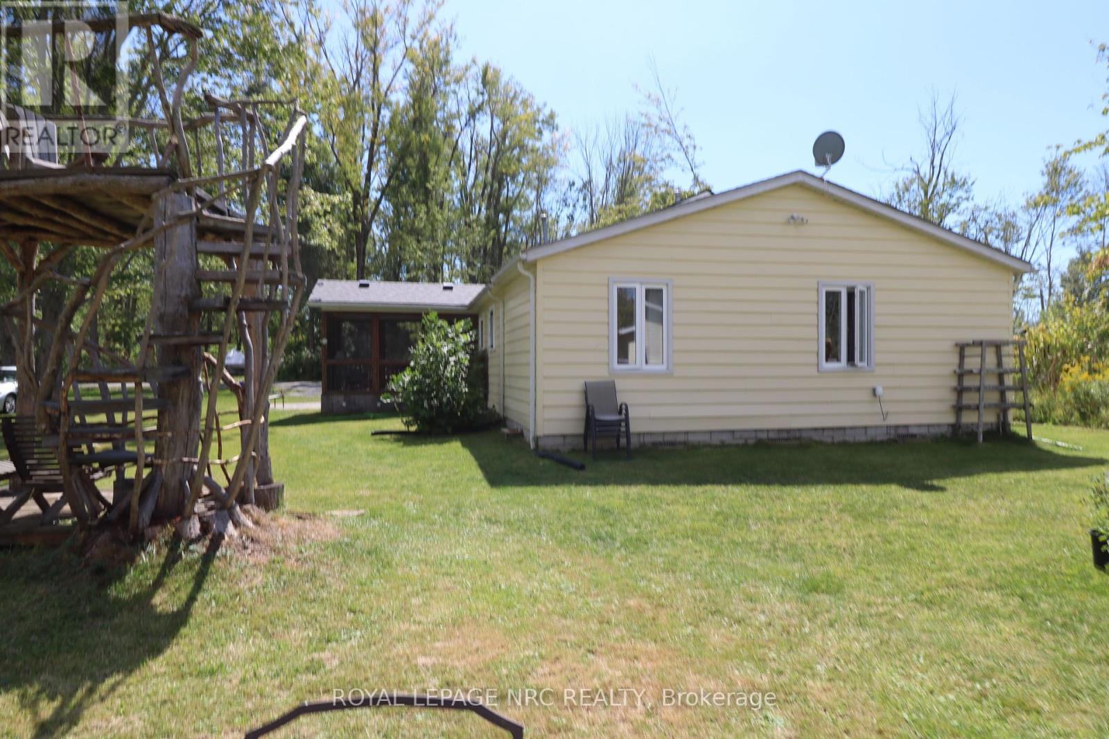 Photo 8 of 4894 Wildwood Avenue, Fort Erie ON