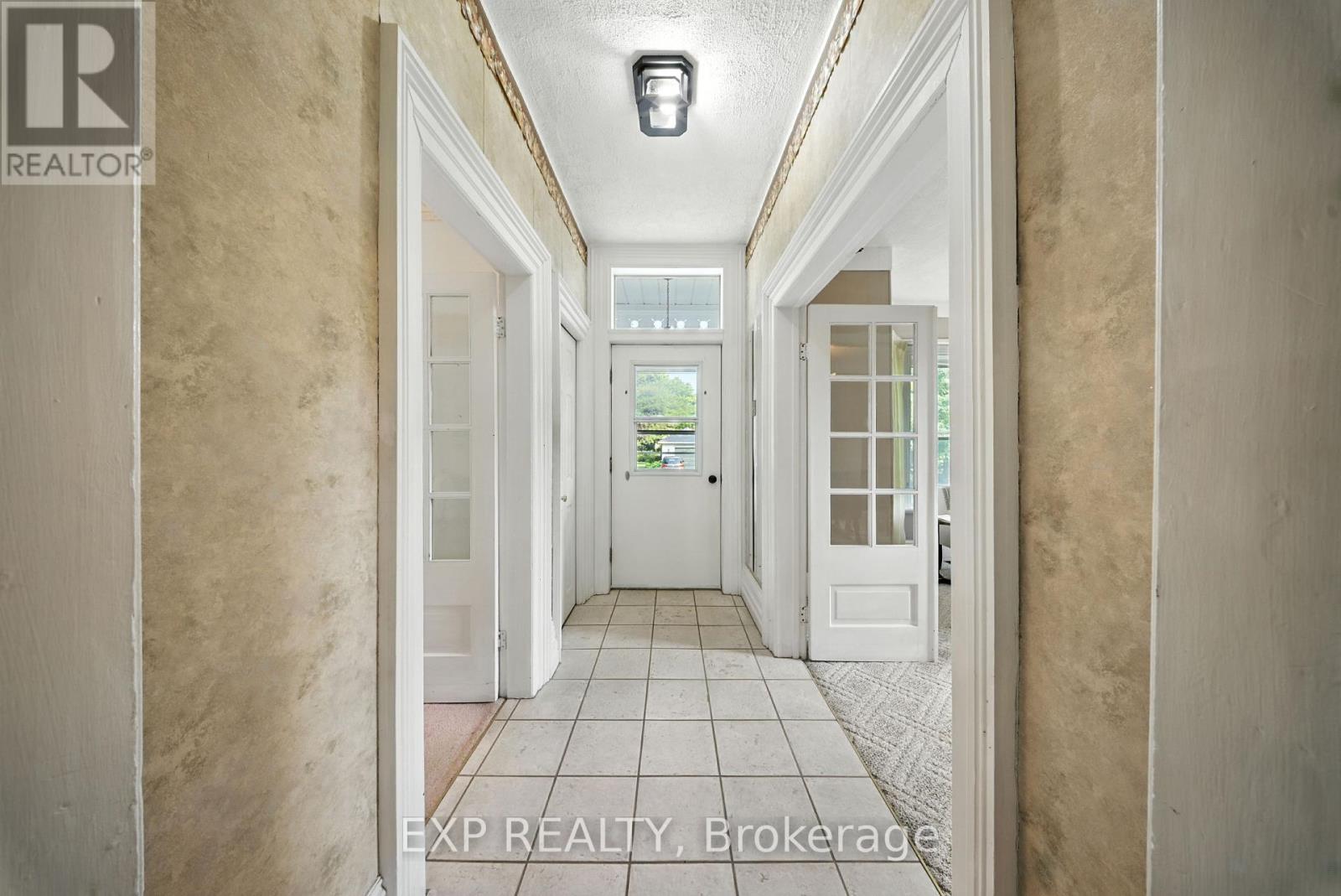 Photo 3 of 1051 Gibson Street, Howick ON