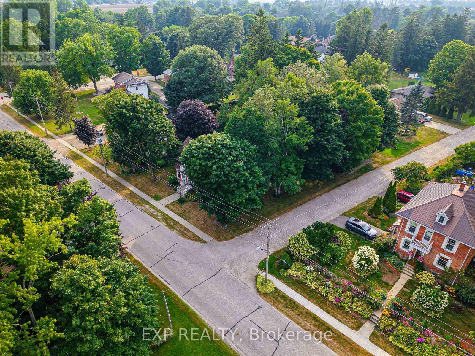Photo 35 of 1051 Gibson Street, Howick ON