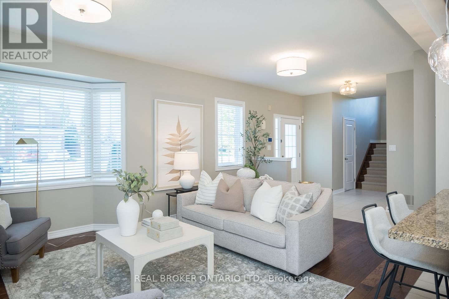 Photo 10 of 28 90 Raymond Road, Hamilton ON