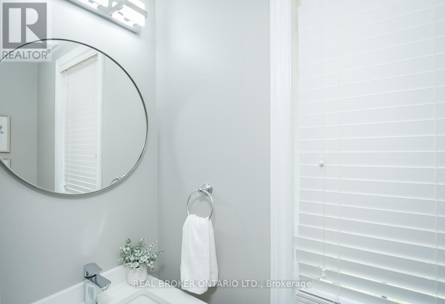 Photo 14 of 28 90 Raymond Road, Hamilton ON