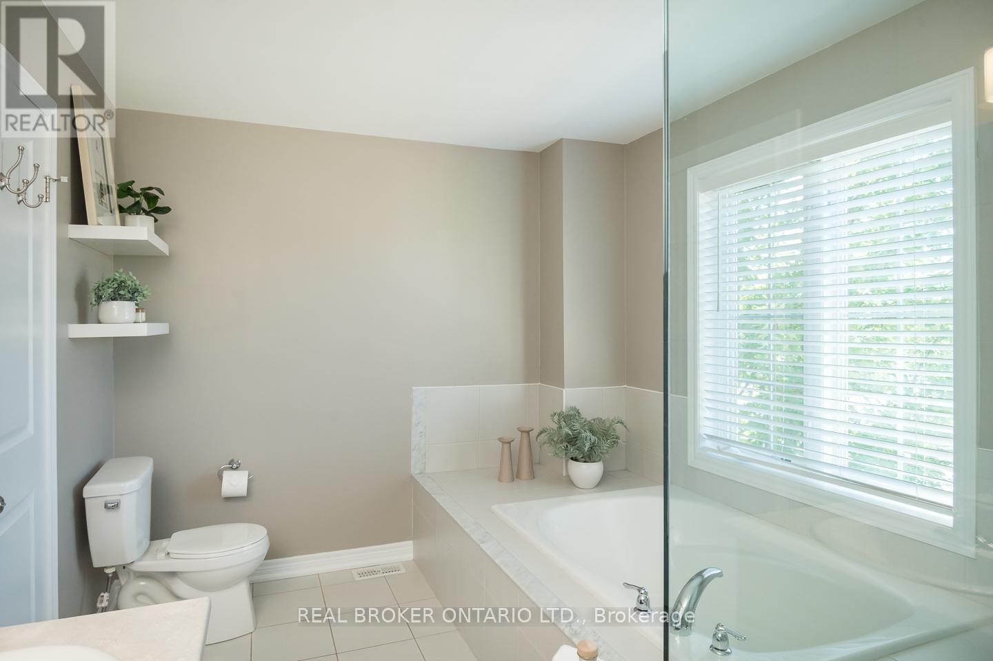 Photo 28 of 28 90 Raymond Road, Hamilton ON