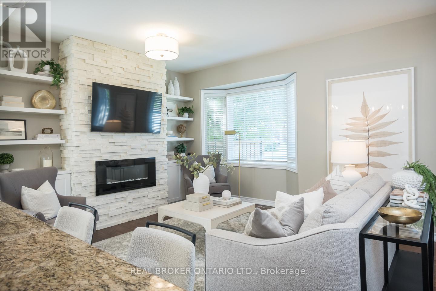 Photo 3 of 28 90 Raymond Road, Hamilton ON