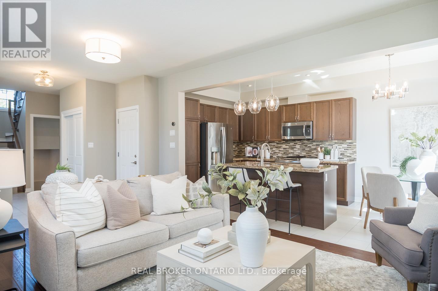 Photo 5 of 28 90 Raymond Road, Hamilton ON