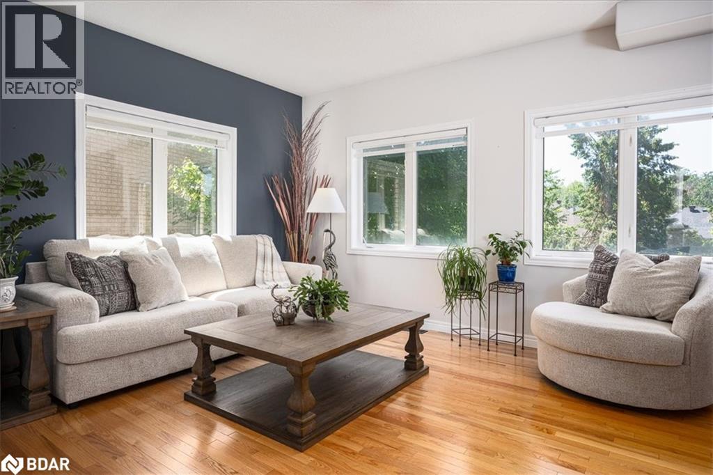 Photo 15 of 36 Stapleton Place, Barrie ON