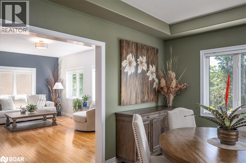 Photo 22 of 36 Stapleton Place, Barrie ON
