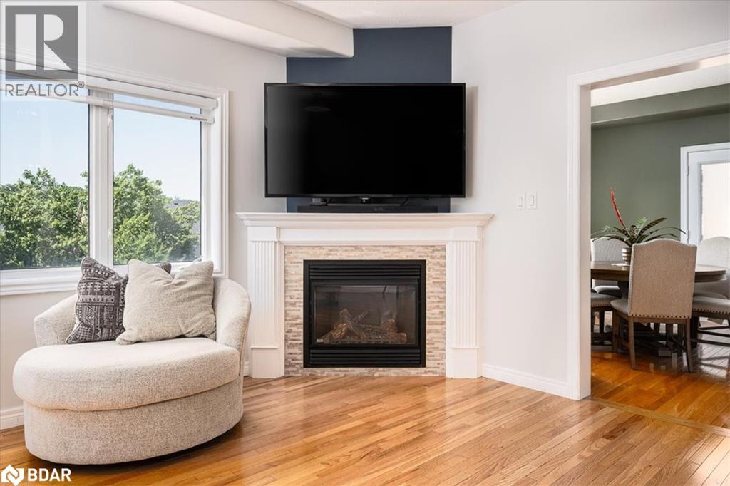 Photo 19 of 36 Stapleton Place, Barrie ON