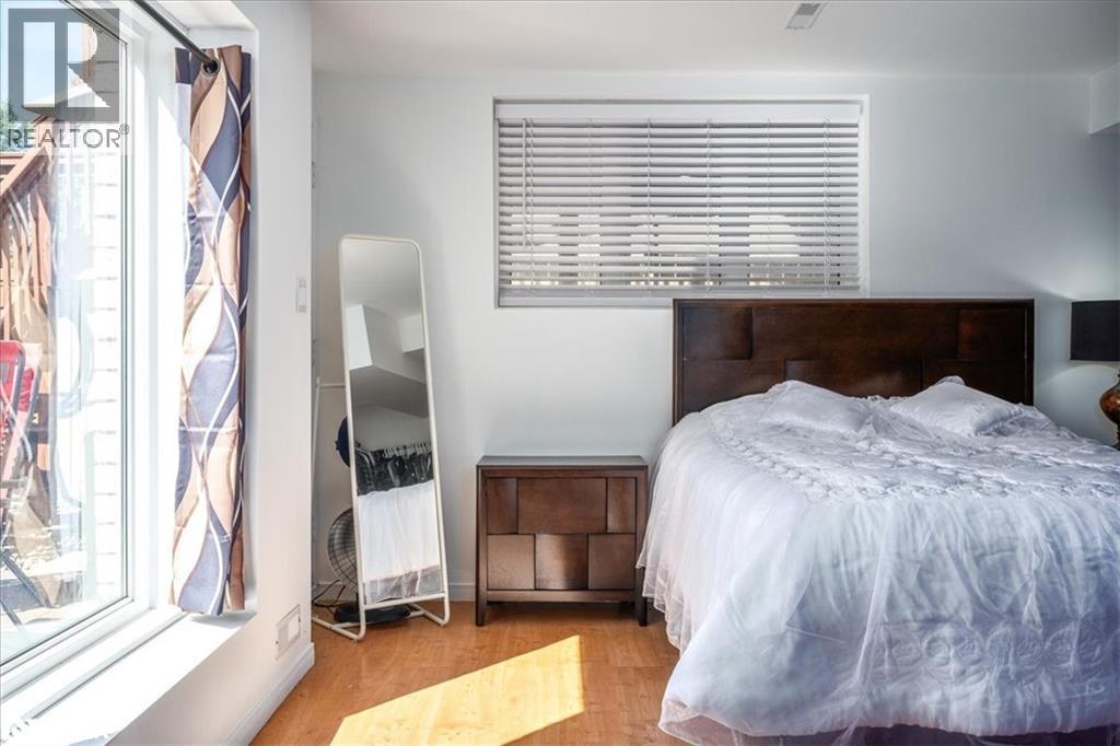 Photo 45 of 36 Stapleton Place, Barrie ON