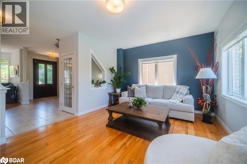 Photo 16 of 36 Stapleton Place, Barrie ON