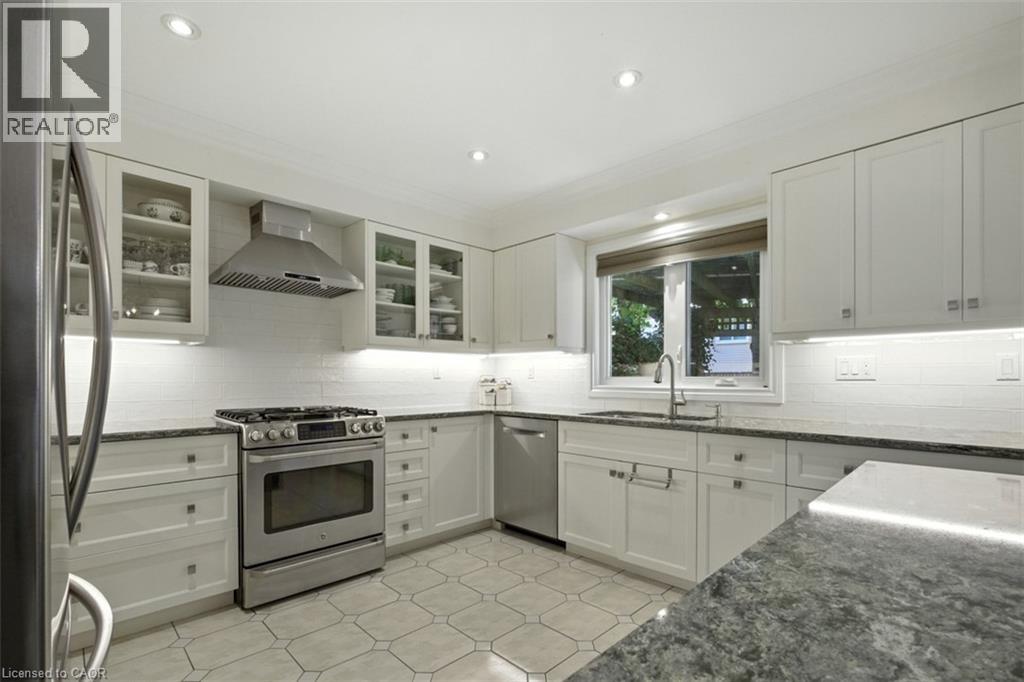 Photo 9 of 391 Kerman Avenue, Grimsby ON