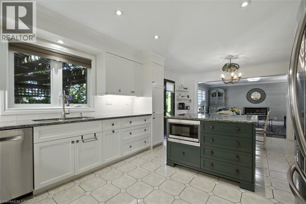 Photo 10 of 391 Kerman Avenue, Grimsby ON