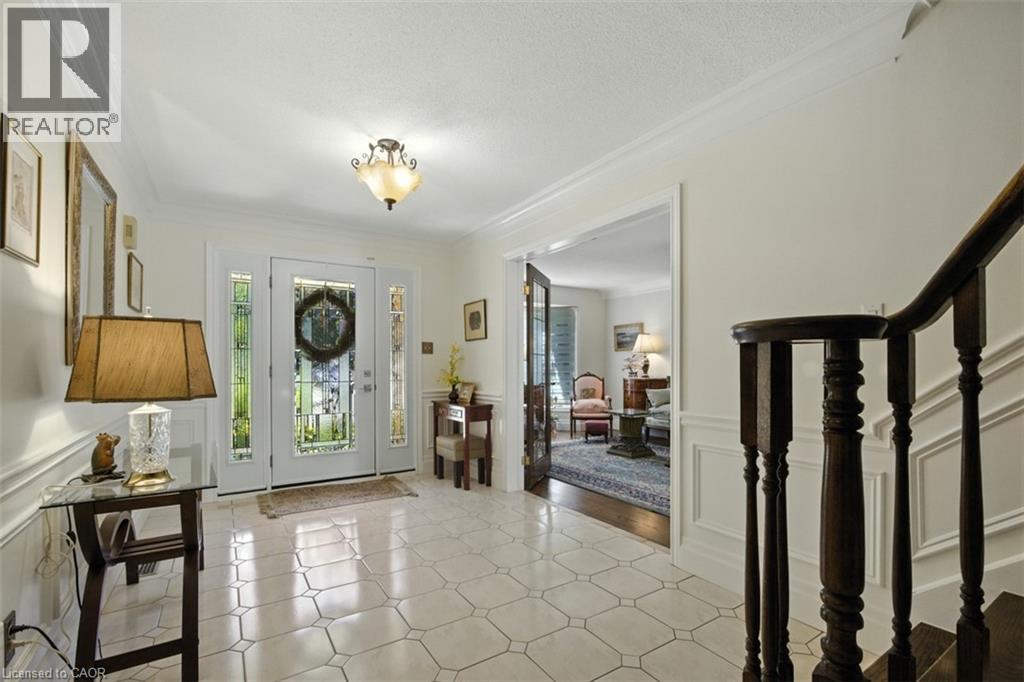 Photo 4 of 391 Kerman Avenue, Grimsby ON