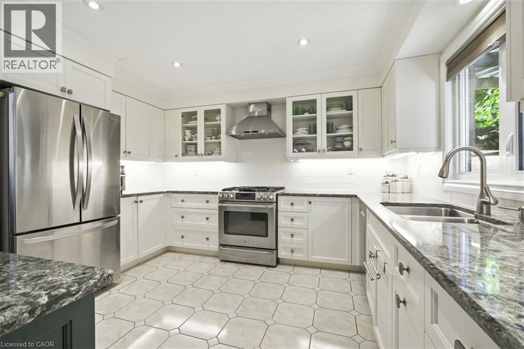 Photo 12 of 391 Kerman Avenue, Grimsby ON