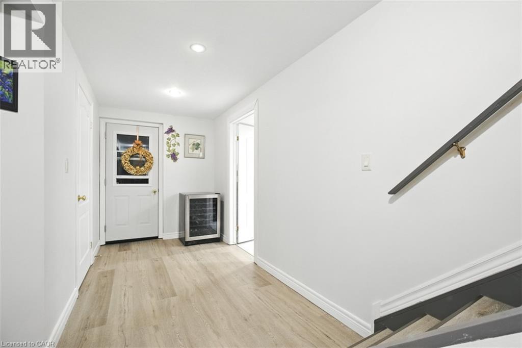 Photo 30 of 391 Kerman Avenue, Grimsby ON