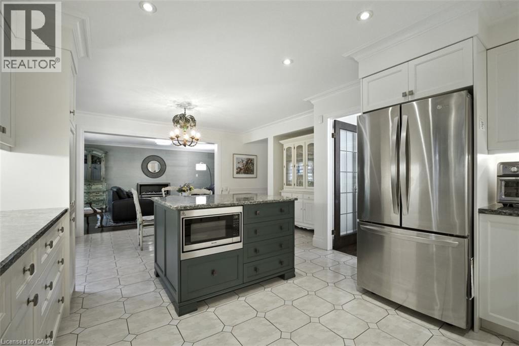 Photo 11 of 391 Kerman Avenue, Grimsby ON