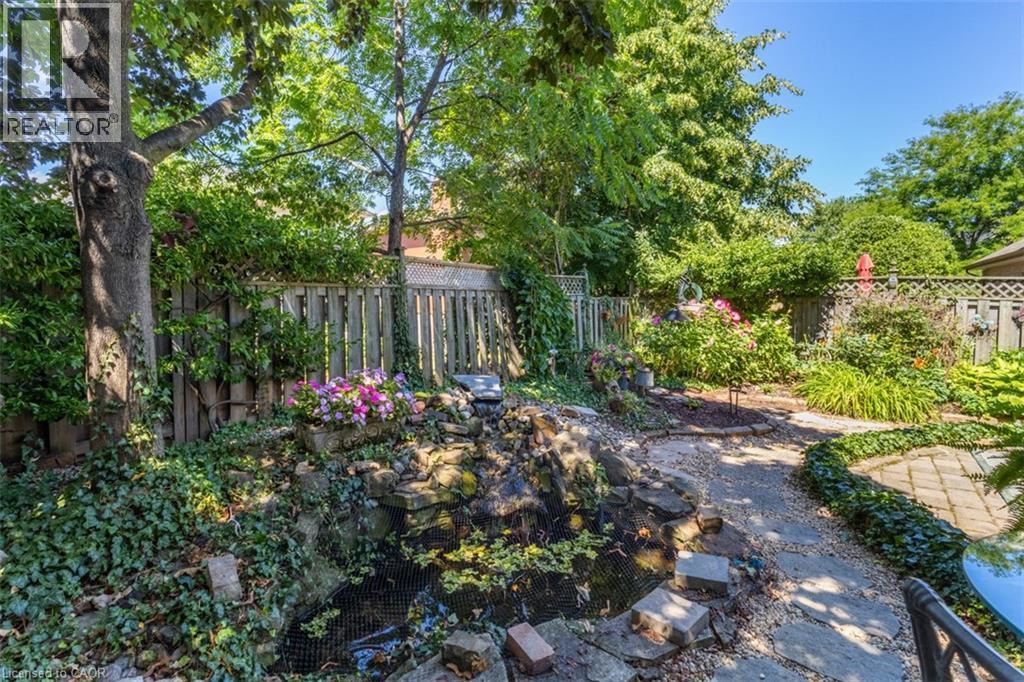 Photo 37 of 391 Kerman Avenue, Grimsby ON