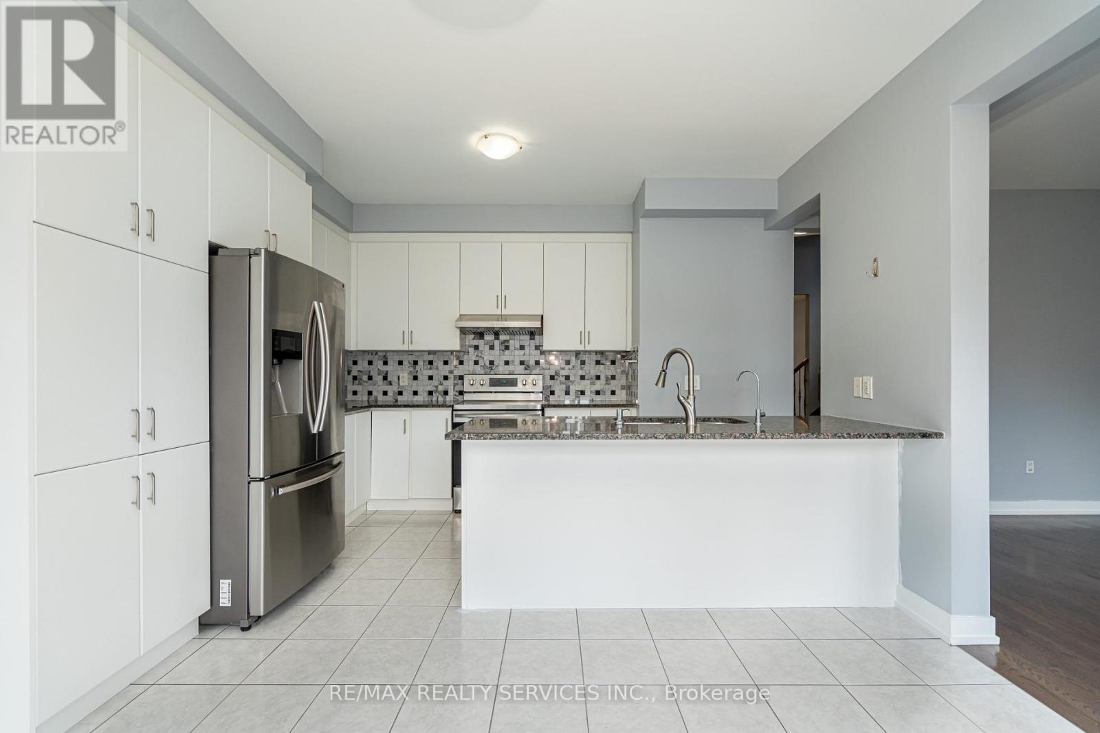 Photo 21 of 11 Villadowns Trail, Brampton ON