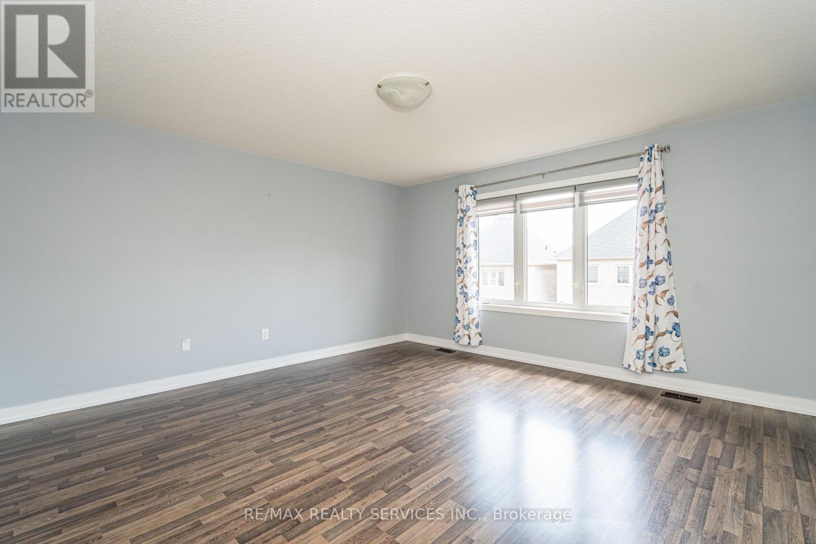 Photo 27 of 11 Villadowns Trail, Brampton ON
