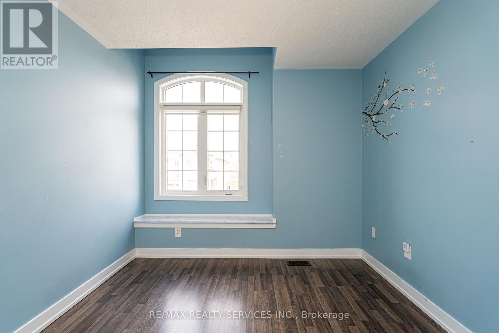 Photo 39 of 11 Villadowns Trail, Brampton ON