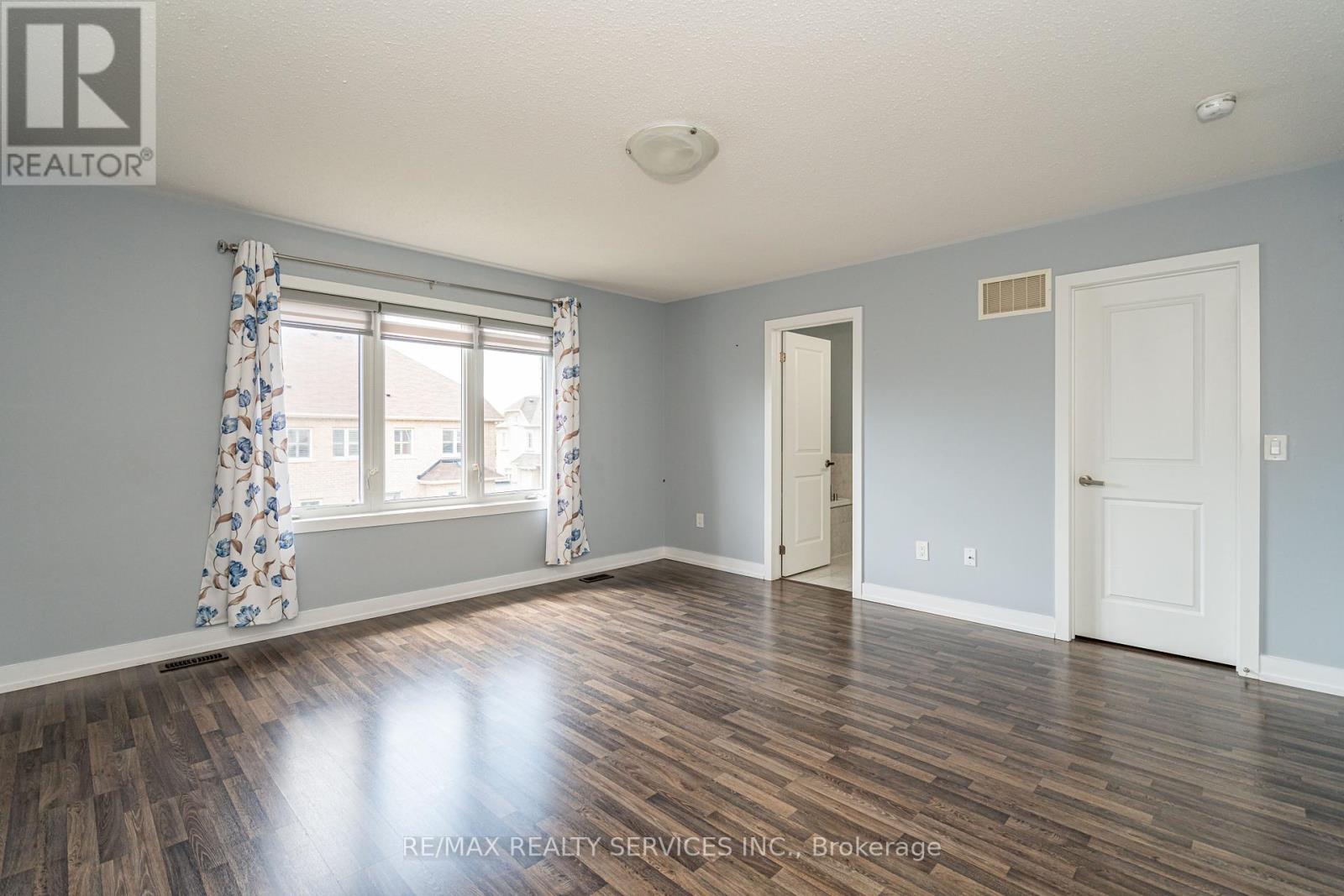 Photo 29 of 11 Villadowns Trail, Brampton ON