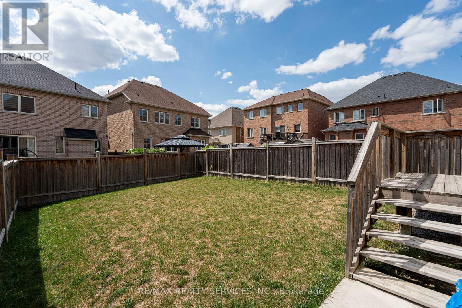 Photo 45 of 11 Villadowns Trail, Brampton ON