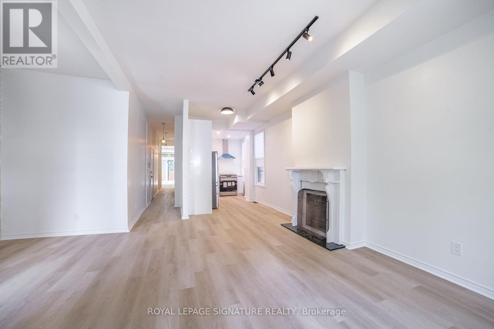 Photo 10 of 2nd 103 Gloucester Street, Toronto ON