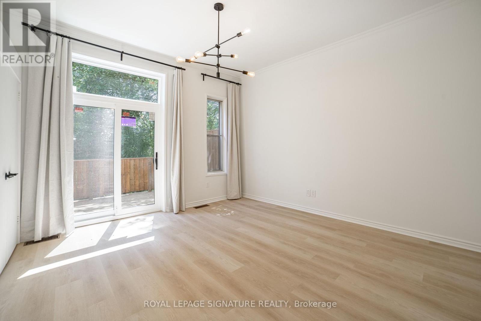 Photo 18 of 2nd 103 Gloucester Street, Toronto ON