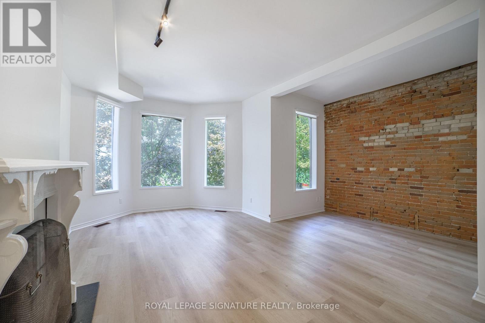 Photo 8 of 2nd 103 Gloucester Street, Toronto ON