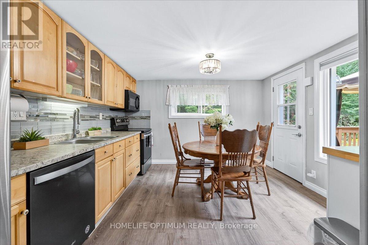 Photo 15 of 788 Muskoka Rd 3 Road N, Huntsville ON