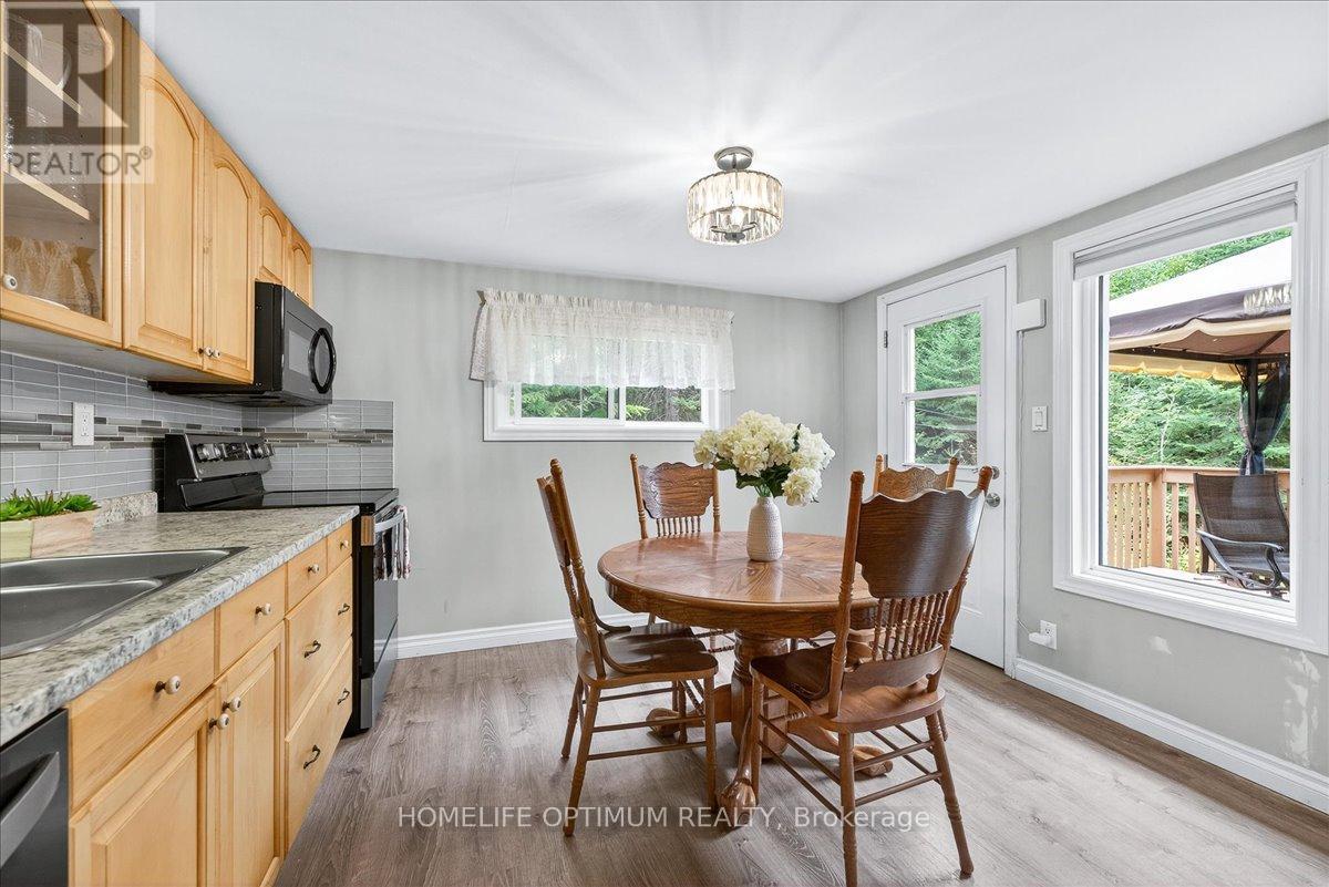Photo 16 of 788 Muskoka Rd 3 Road N, Huntsville ON