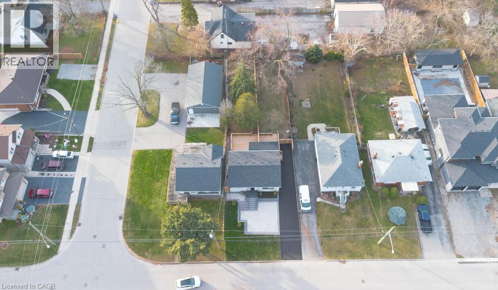 Photo 17 of 174 Roxborough Avenue Unit Upper, Hamilton ON