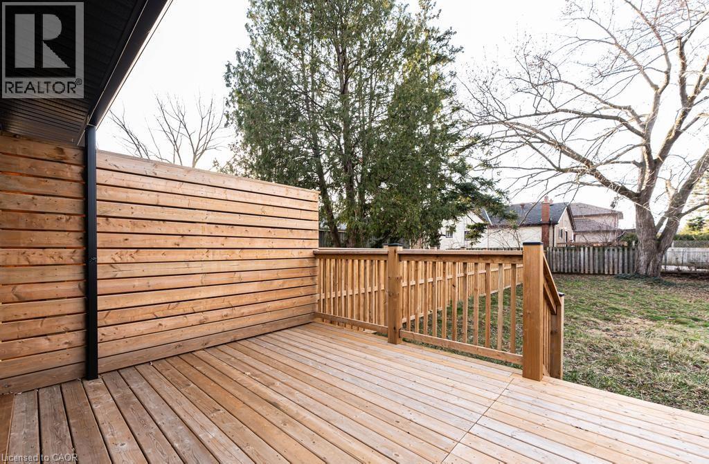 Photo 18 of 174 Roxborough Avenue Unit Upper, Hamilton ON