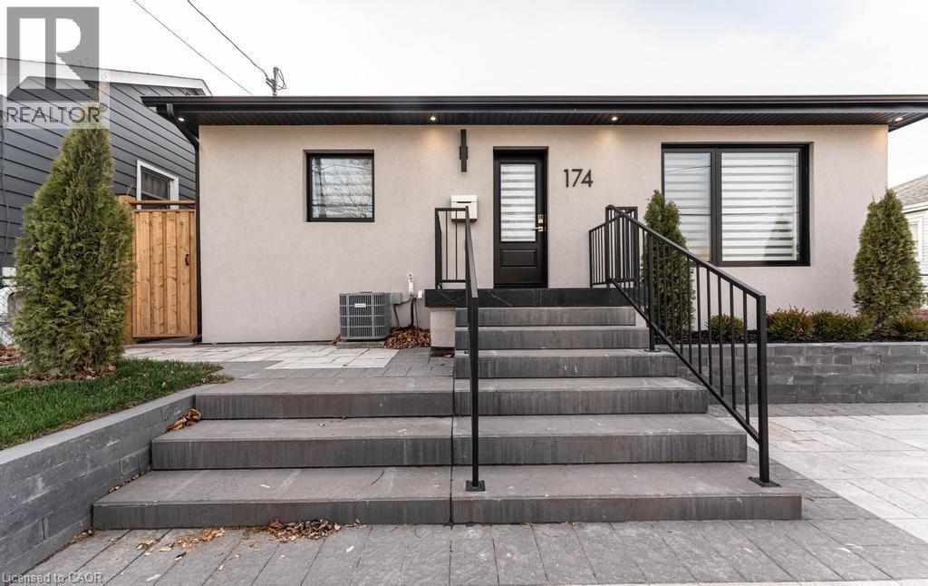 Photo 2 of 174 Roxborough Avenue Unit Upper, Hamilton ON