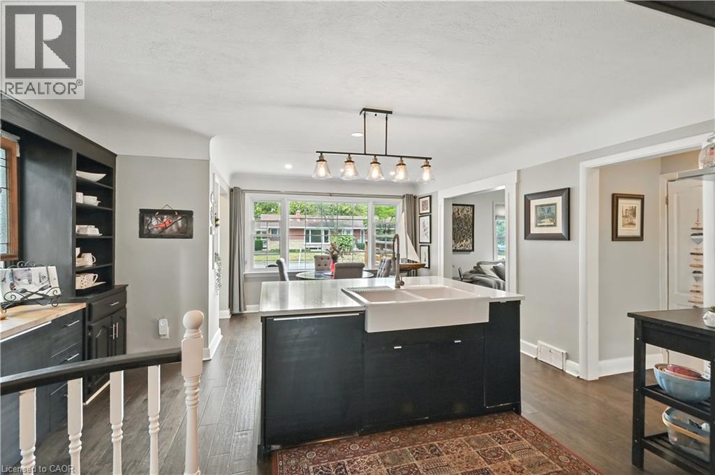 Photo 13 of 30 Elgin Street, Waterdown ON