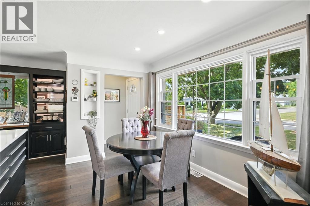 Photo 12 of 30 Elgin Street, Waterdown ON