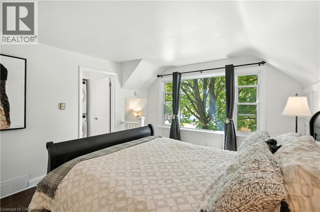 Photo 36 of 30 Elgin Street, Waterdown ON