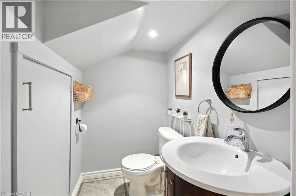 Photo 14 of 30 Elgin Street, Waterdown ON