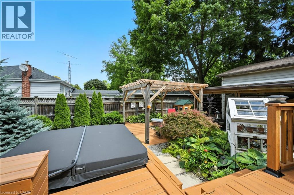 Photo 19 of 30 Elgin Street, Waterdown ON