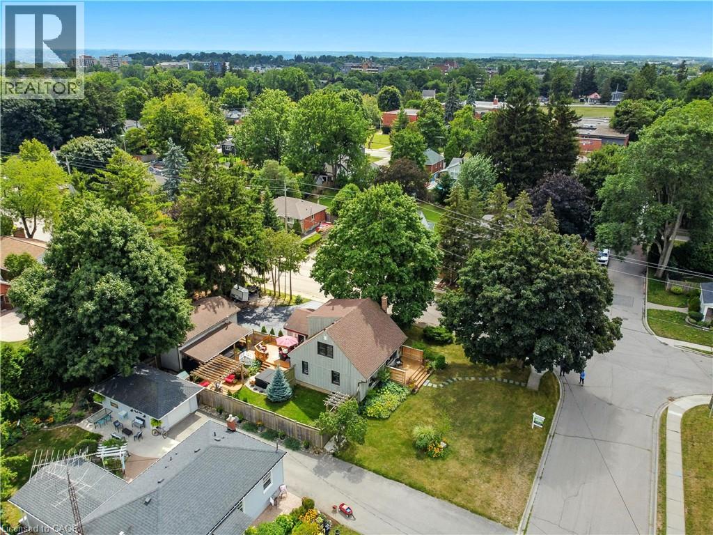 Photo 7 of 30 Elgin Street, Waterdown ON
