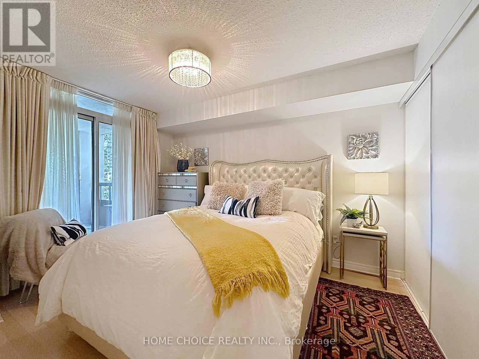 Photo 18 of 215 28 Empress Avenue, Toronto ON