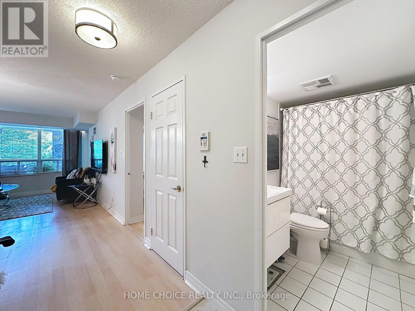 Photo 21 of 215 28 Empress Avenue, Toronto ON