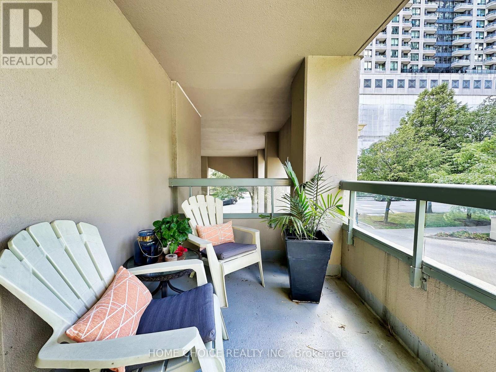 Photo 34 of 215 28 Empress Avenue, Toronto ON