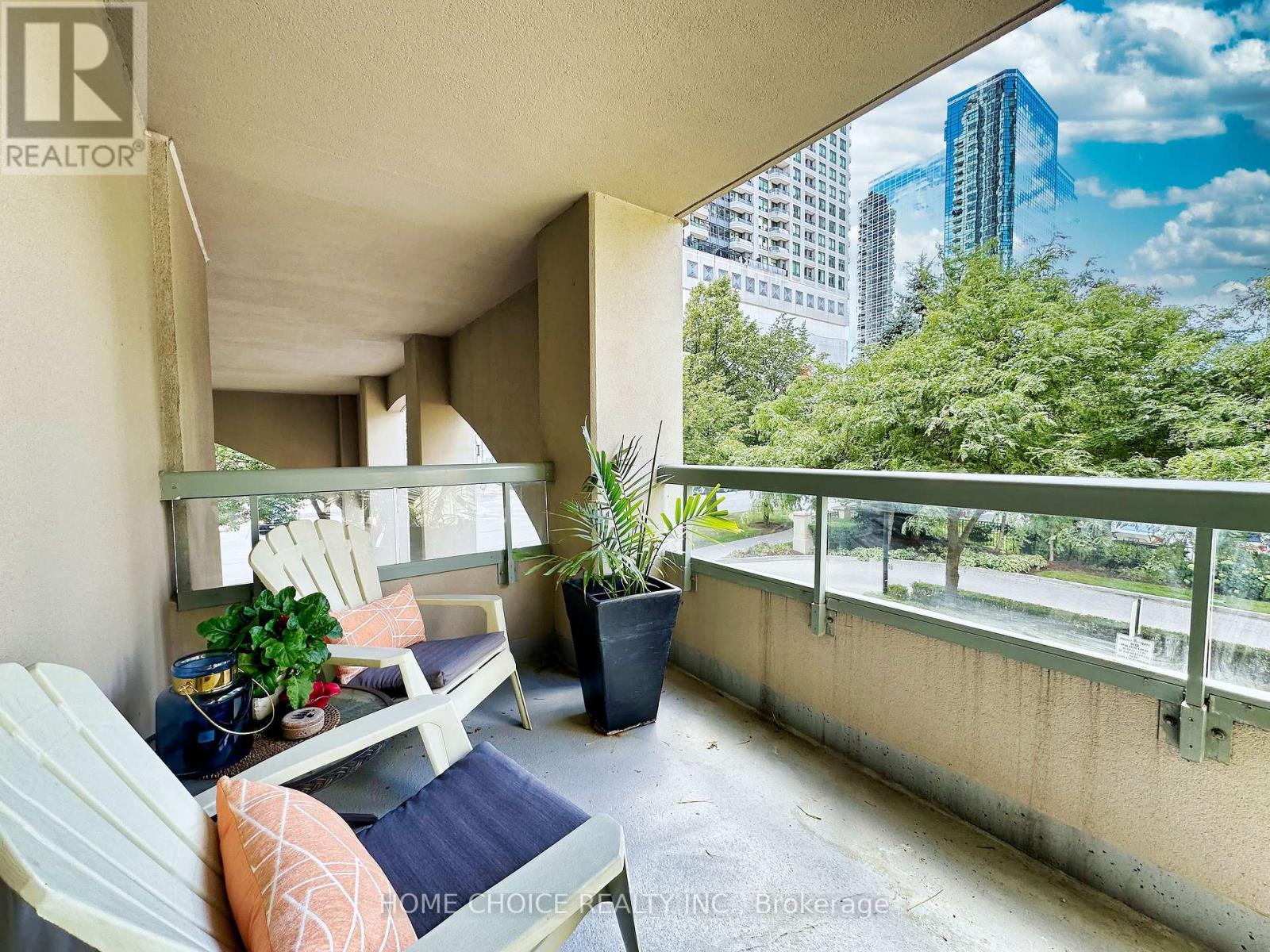 Photo 36 of 215 28 Empress Avenue, Toronto ON