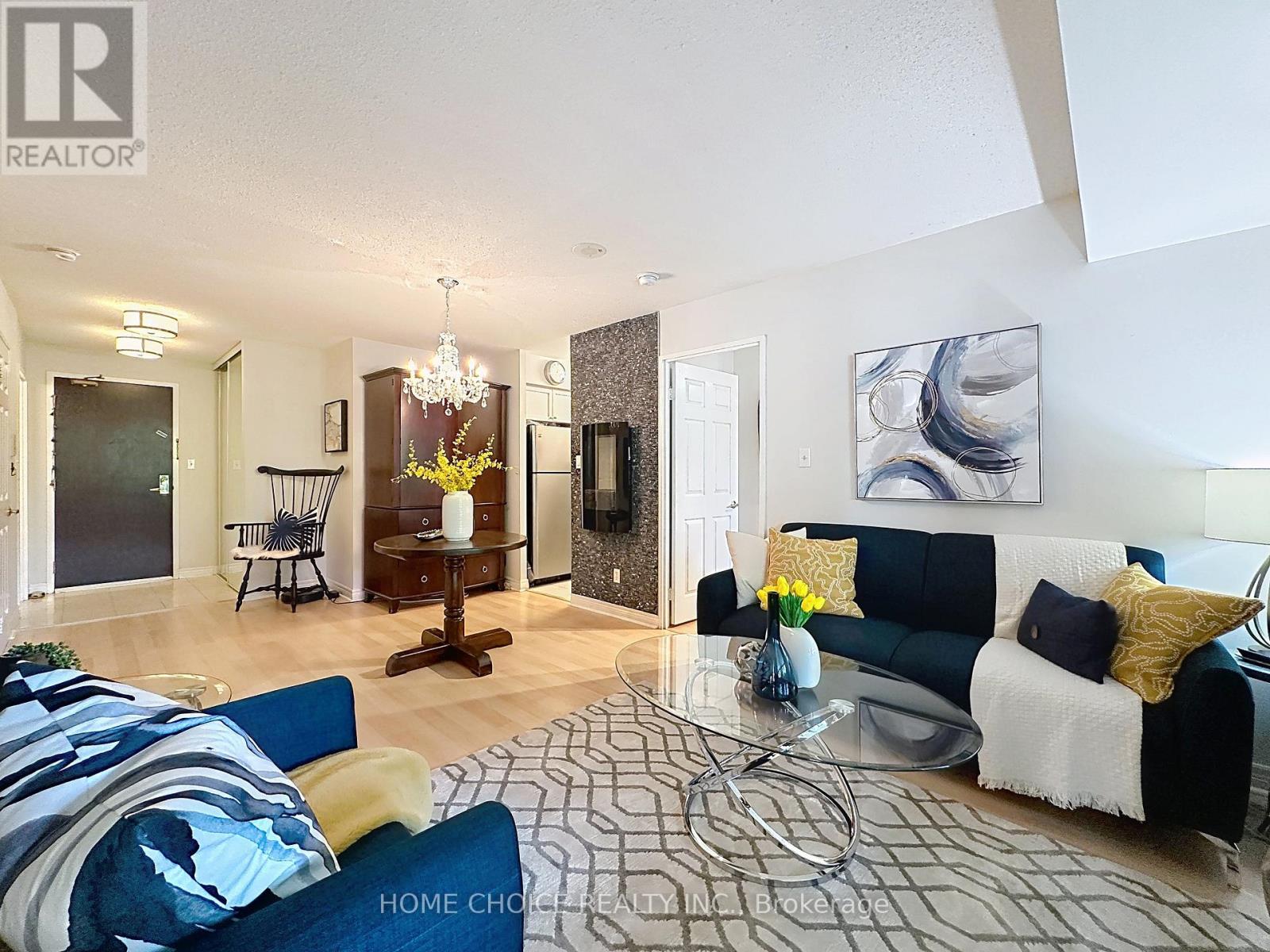Photo 4 of 215 28 Empress Avenue, Toronto ON
